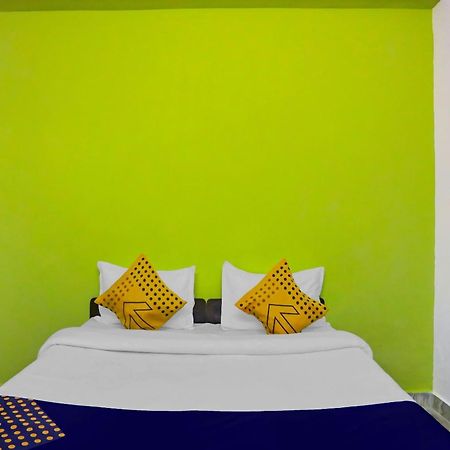 Spot On Raj Hotel Vip Near Worlds Of Wonder Kalkaji Devi ภายนอก รูปภาพ