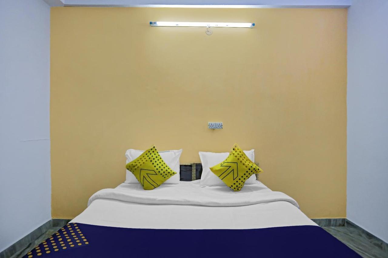 Spot On Raj Hotel Vip Near Worlds Of Wonder Kalkaji Devi ภายนอก รูปภาพ