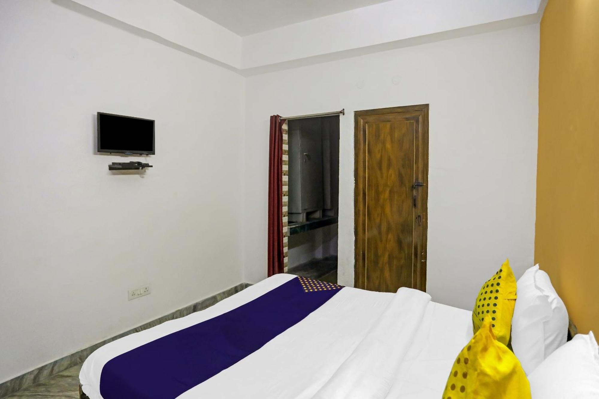 Spot On Raj Hotel Vip Near Worlds Of Wonder Kalkaji Devi ภายนอก รูปภาพ