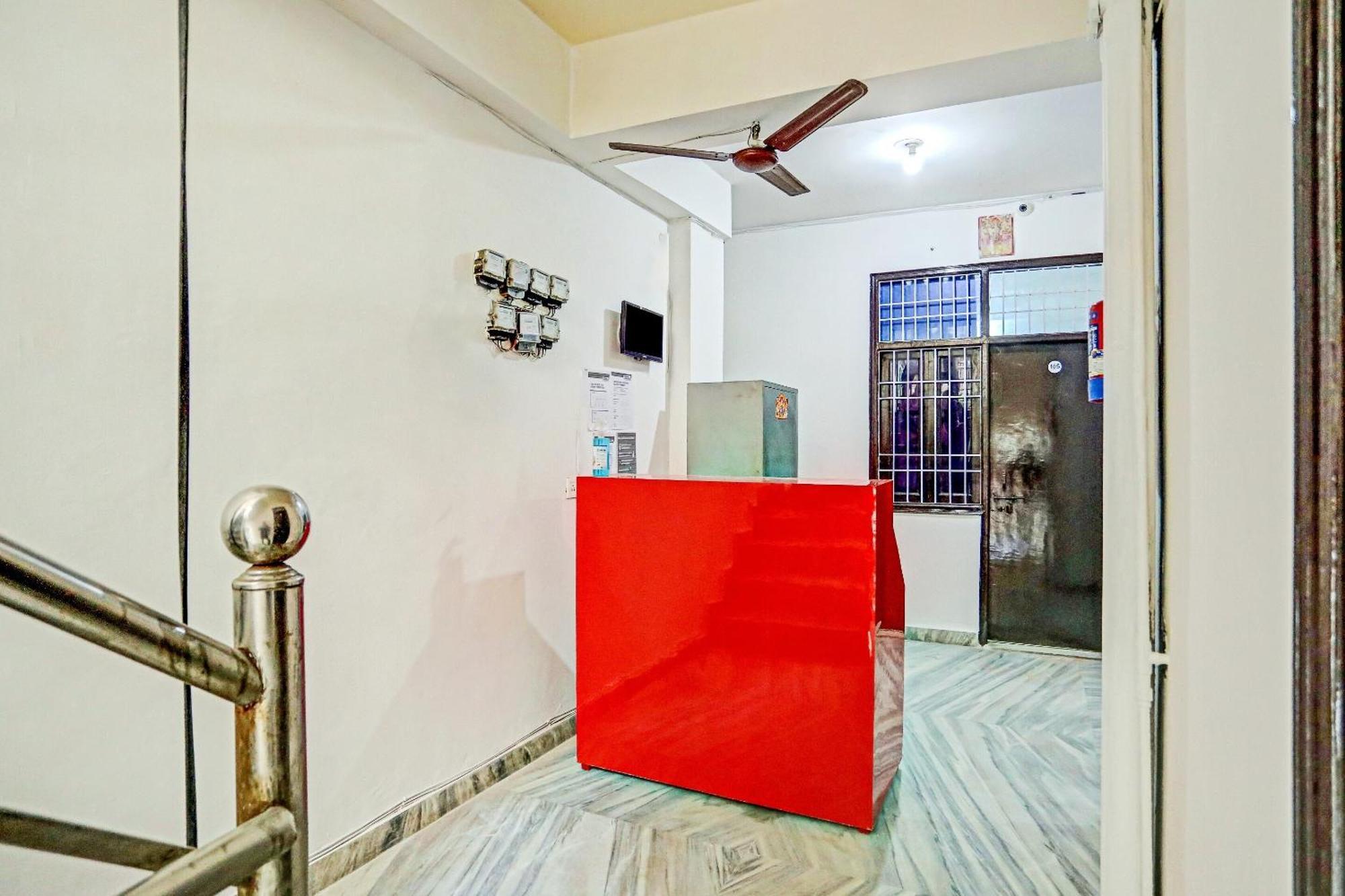 Spot On Raj Hotel Vip Near Worlds Of Wonder Kalkaji Devi ภายนอก รูปภาพ