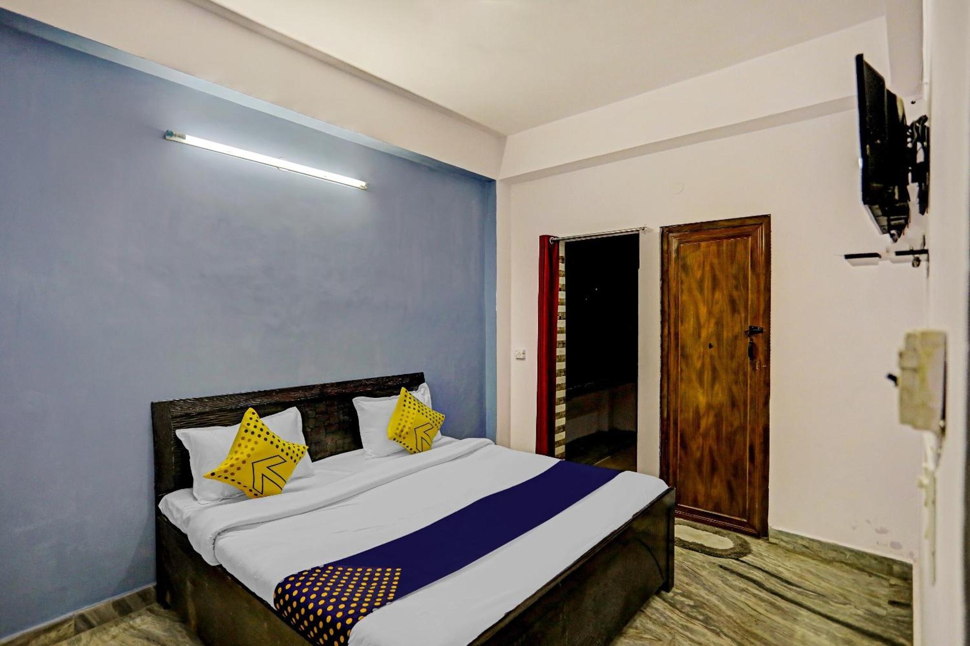 Spot On Raj Hotel Vip Near Worlds Of Wonder Kalkaji Devi ภายนอก รูปภาพ