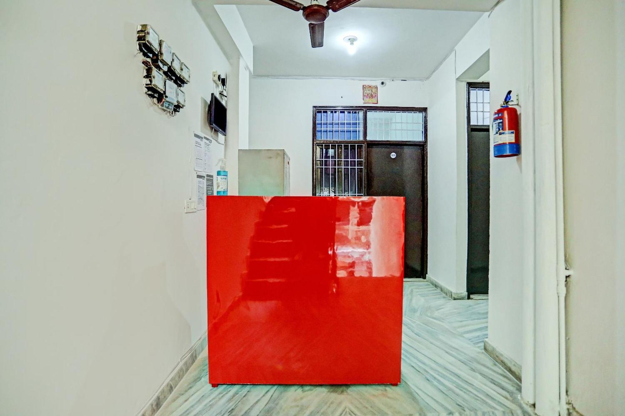 Spot On Raj Hotel Vip Near Worlds Of Wonder Kalkaji Devi ภายนอก รูปภาพ