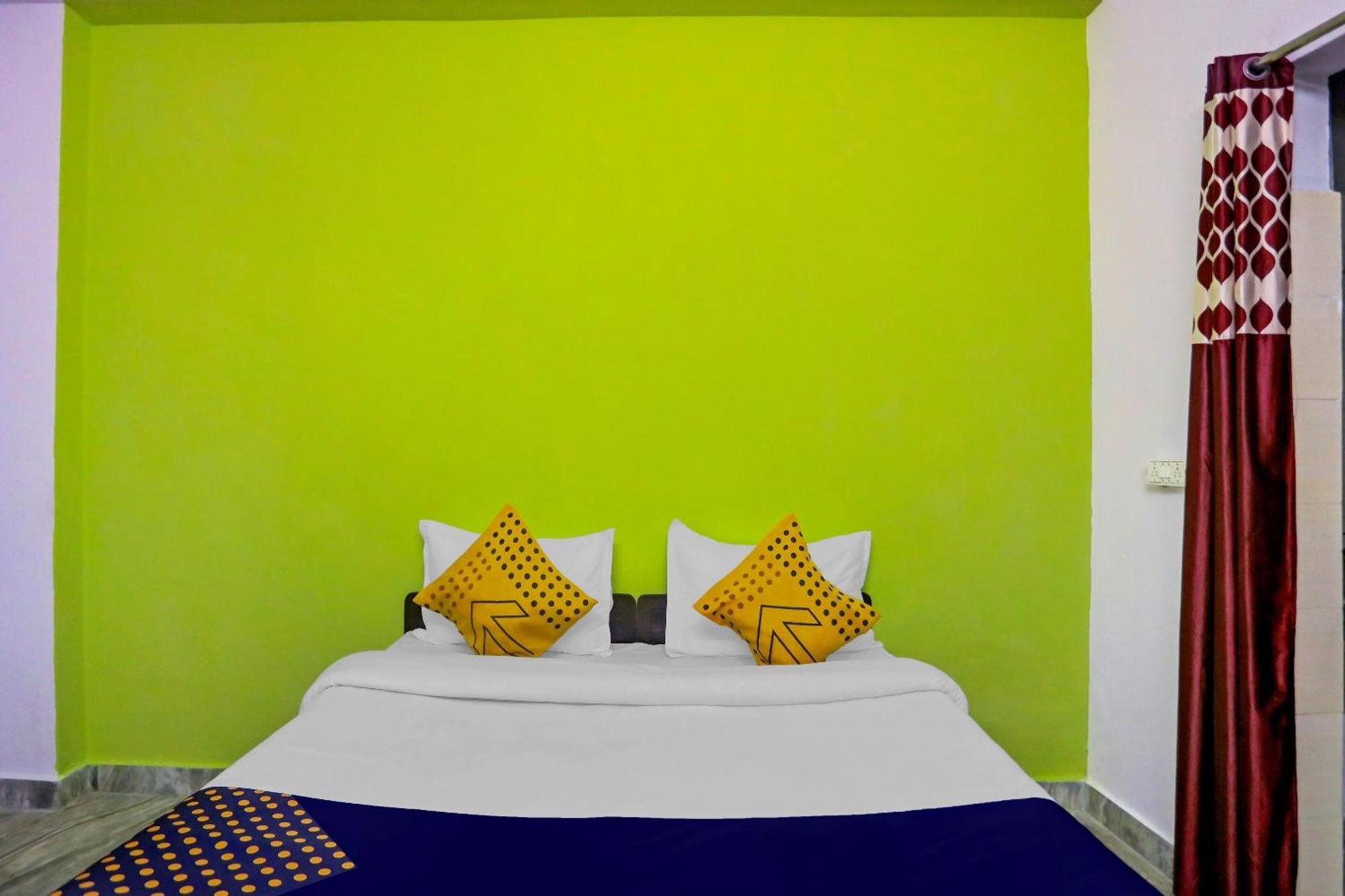 Spot On Raj Hotel Vip Near Worlds Of Wonder Kalkaji Devi ภายนอก รูปภาพ